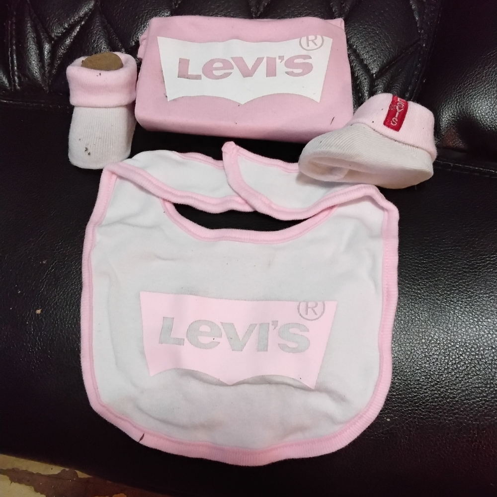 Levi's Pink Baby Onsie And Bib & Accessory Set